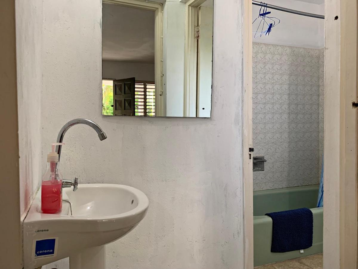 African Symbol Guest House Montego Bay Ngoại thất bức ảnh