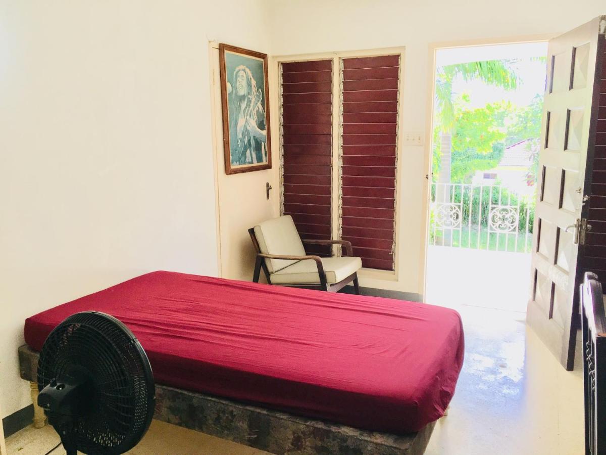 African Symbol Guest House Montego Bay Ngoại thất bức ảnh