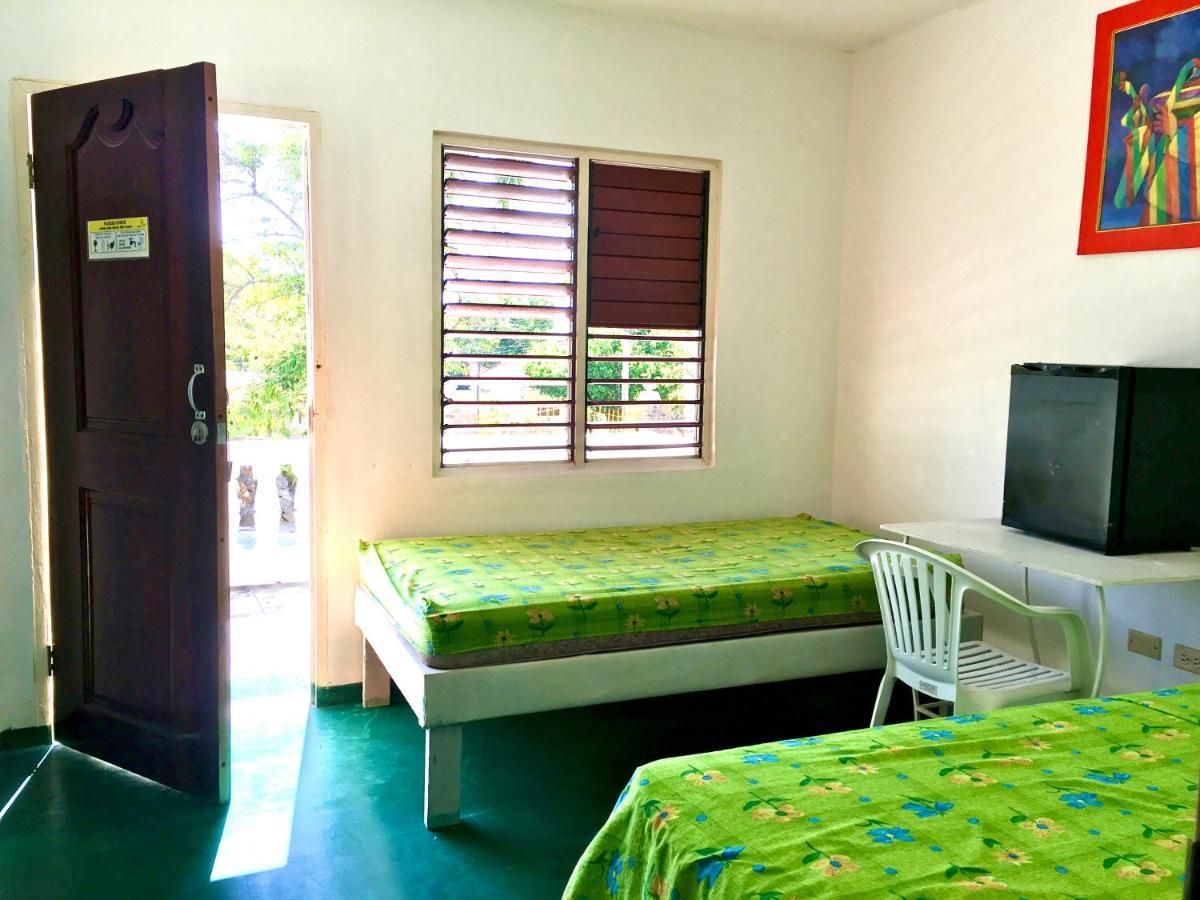 African Symbol Guest House Montego Bay Ngoại thất bức ảnh